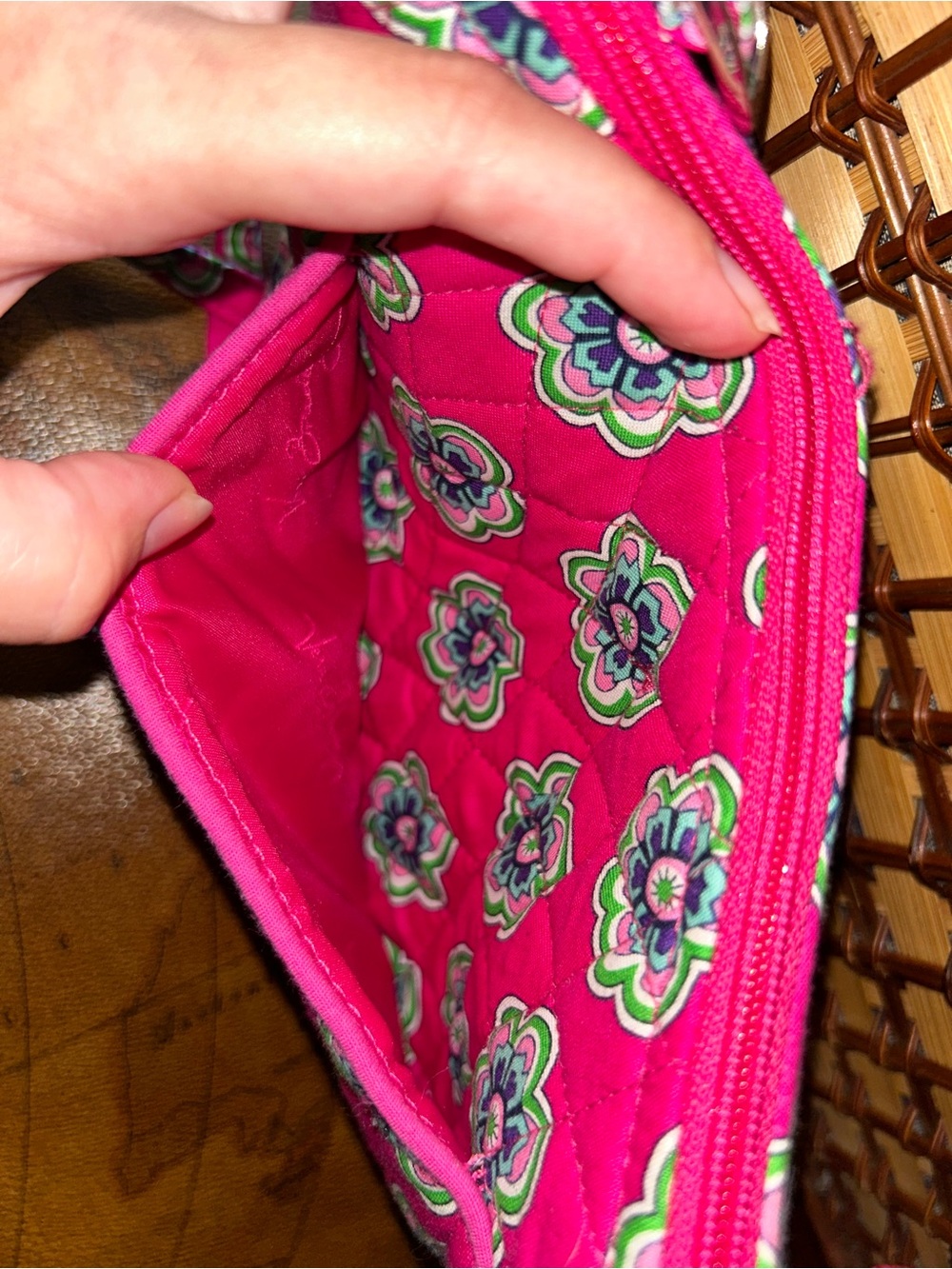 Vera Bradley Pink Swirls Flowers Quilted hipster crossbody purse - Picture 5 of 10